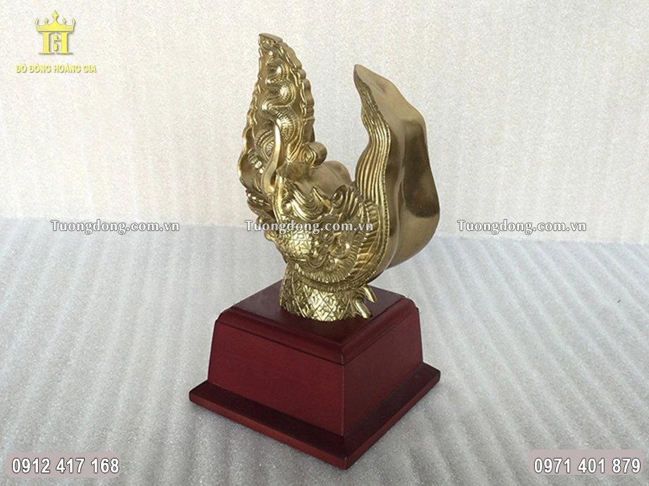 Bề mặt được làm màu uy nghiêm cổ kính